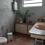 Apartamento Amplo, Arejado E Iluminado